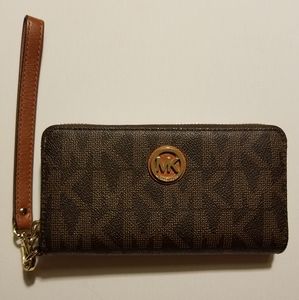 Michael Kors wristlet wallet